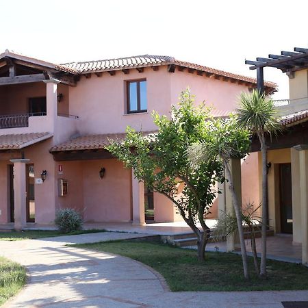 Borgo Dei Pescatori Hotell Aglientu Exteriör bild