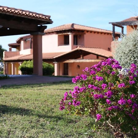 Borgo Dei Pescatori Hotell Aglientu Exteriör bild