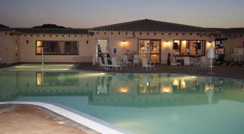 Borgo Dei Pescatori Hotell Aglientu Exteriör bild