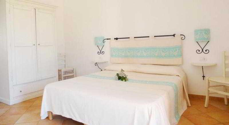Borgo Dei Pescatori Hotell Aglientu Exteriör bild