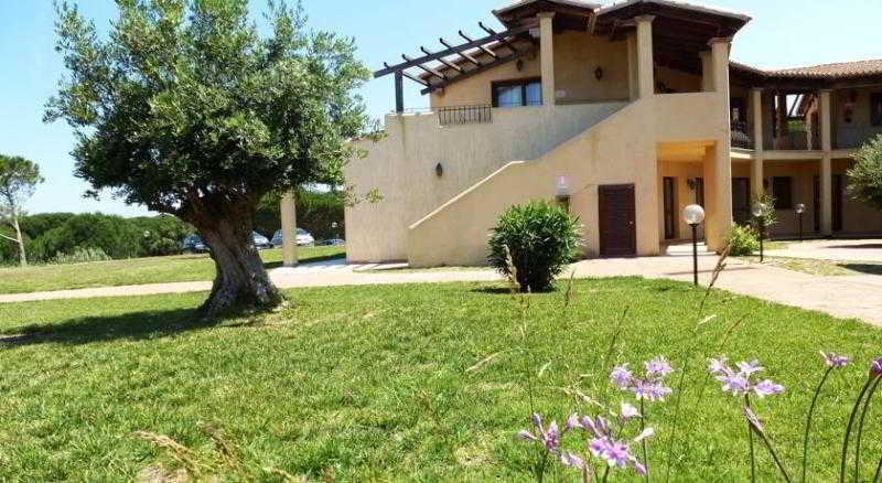 Borgo Dei Pescatori Hotell Aglientu Exteriör bild
