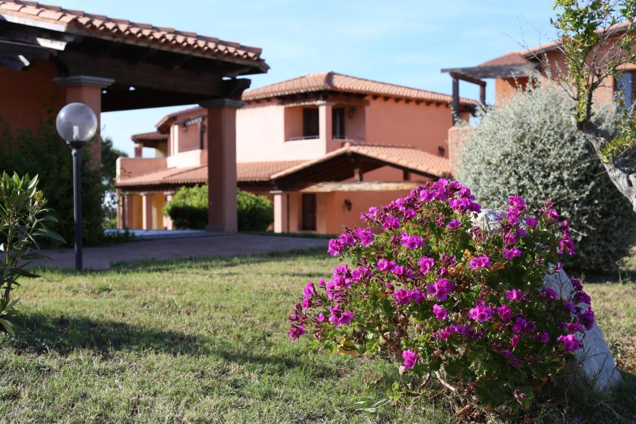 Borgo Dei Pescatori Hotell Aglientu Exteriör bild