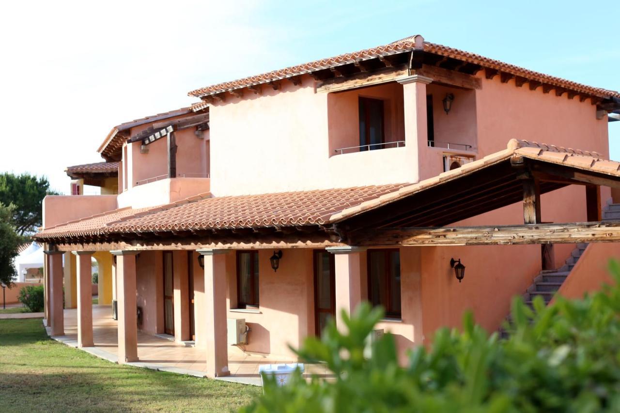 Borgo Dei Pescatori Hotell Aglientu Exteriör bild