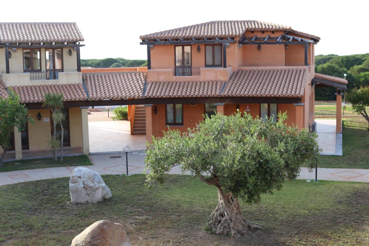 Borgo Dei Pescatori Hotell Aglientu Exteriör bild